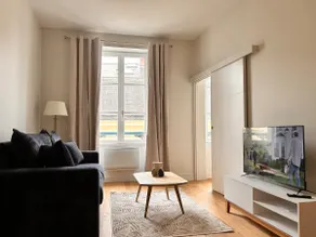 Chic&cosy retreat, steps from RER in historic town - Image 3