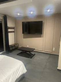 Apartment with jacuzzi - Image 5