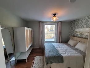 Cozy One-bedroom Home - Image 3