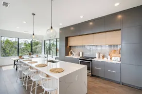 Modern Lakeview Retreat: Terrace + BBQ - Image 3