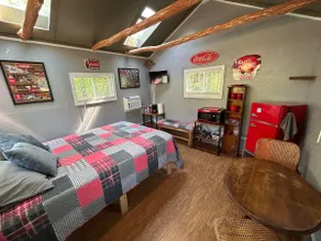 Coca Cola Cabin (So cute) - Image 2
