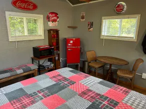 Coca Cola Cabin (So cute) - Image 4