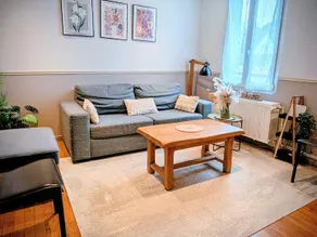 Large Duplex, sleeps 5, 3 beds. Garage closed. - Image 2