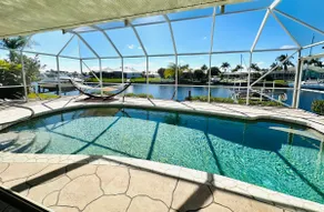Lux Canal Front | Pool, Kayaks, Bikes, & Boat Dock - Image 2