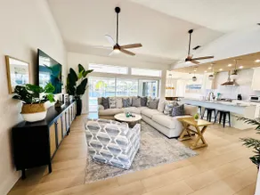 Lux Canal Front | Pool, Kayaks, Bikes, & Boat Dock - Image 3