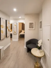 Ivory Glam Cozy Central 2BR DT w/Free Parking - Image 5