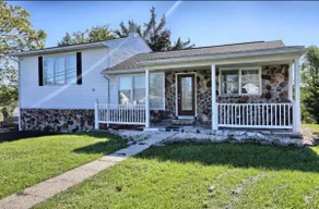Family Home, 5BR,Hot Tub, 4 minutes to Hersheypark - Image 2