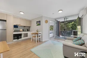 KozyGuru | Surry Hills | Prime Location & Parking - Image 3