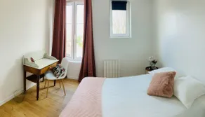 Elegant Duplex • Parking • Sleeps 7 • Near Paris - Image 3