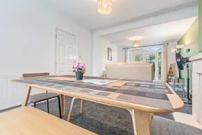 Awesome Coventry Home for Business Contractors and Suitable for families with Free Parking 14mins from NEC - Image 2