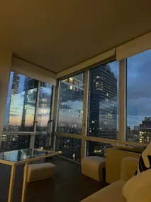 Luxurious midtown stay - Image 3