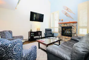 Luxe Cascade Townhome. Sleeps 10. Close to Purg. - Image 2