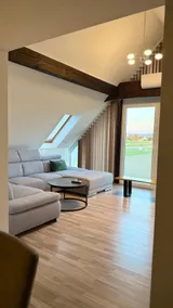 Spacious 100 m² apartment with panoramic views - Image 5