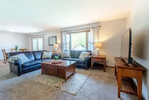 Cozy on Cassell - Image 5