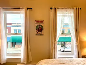 Studio in Old Historic Downtown - Image 4