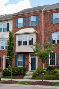 The Lily Pad: Townhome b/w Baltimore & Wash., DC - Image 2