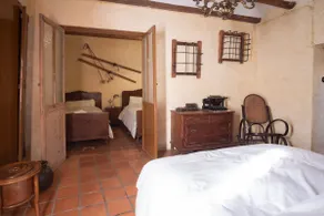 The Yellow House of Rubielos - Image 5