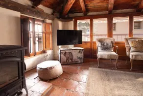 The Yellow House of Rubielos - Image 3