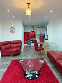 2BR Bungalow with Parking - Sunbeam Haven - Image 5