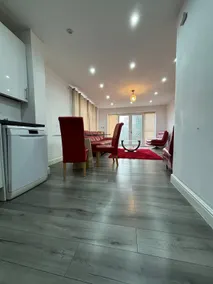 2BR Bungalow with Parking - Sunbeam Haven - Image 3