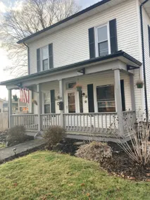 Spacious house and fenced yard - Image 2