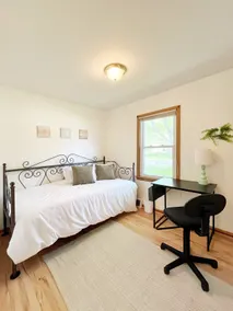 Convenience & Comfort - 3 bed/1 bath Home - Image 5