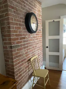 Downtown Brockville suite with outdoor patio - Image 2