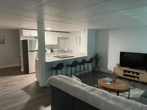 Hart Duplex Apartment 1 - Image 2