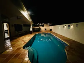 Paradise's Glendale / Heated pool - Image 2