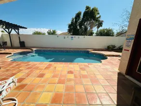 Paradise's Glendale / Heated pool - Image 2