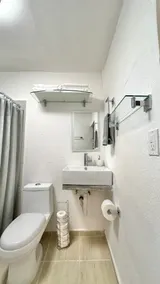 2 queen bedrooms apartament, 10 min. from airport. - Image 3