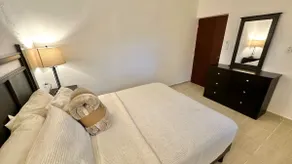 2 queen bedrooms apartament, 10 min. from airport. - Image 2