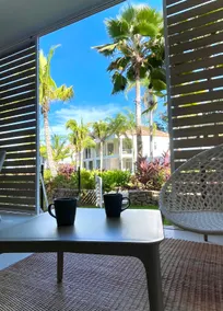 Cosy White Suite with Concierge 24/7 - Image 4