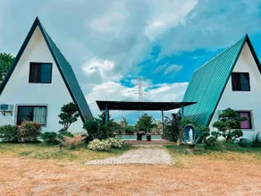 Zendaya's Cozy Cabin (For 1 Cabin only) - Image 4