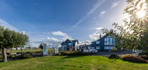 Waterfront Studio Private Beach Olympic Views - Image 1