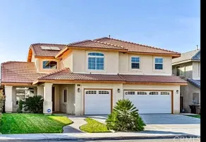 Elegant 3000 Sq Ft Home: 4 Bedrooms of Pure Bliss - Image 2