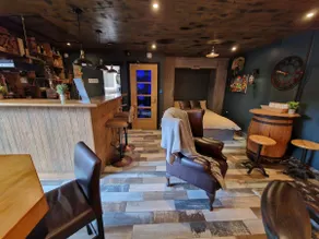 The Pub - Unique & Authentic Experience - Parking! - Image 4