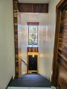 Centrally located, new and safe apartment. - Image 2