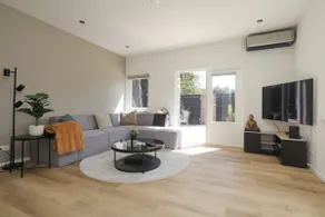 Modern luxury vacation home – newly renovated in 2024 - Image 4