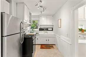 Spacious and charming home - Image 3
