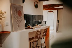 Jacuzzi & Cinema - In the Heart of Old Hyères - Image 2