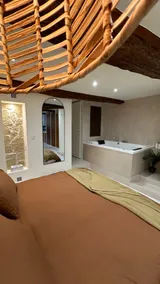 Jacuzzi & Cinema - In the Heart of Old Hyères - Image 4