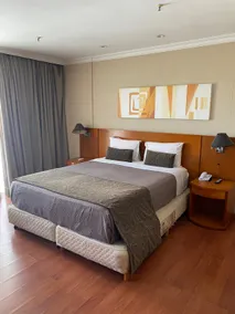 Premium Flat: Beach Access, Pool, and Gym! - Image 2