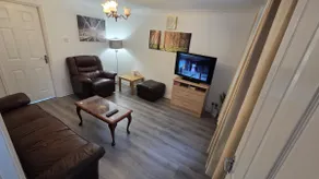 Lovely 3 Bedroom House Manchester - Image 2