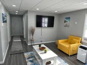 Home away from home in the burbs - Image 2