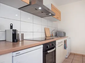 Spacious residence – parking & easy access - Image 3