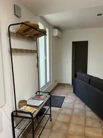Entire small accommodation - Vauvert Center - Air-conditioned - Image 3