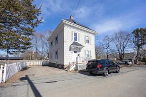 Charming Retreat / Close to Beaches - Image 2