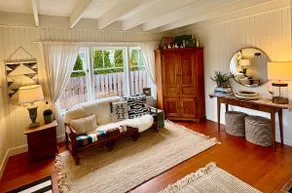 The Blue Door Beach Cottage: 4 BDRM/2 Bath/Large Yard, Dog Friendly - Image 4