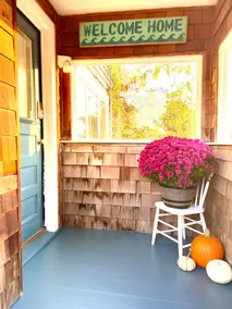 The Blue Door Beach Cottage: 4 BDRM/2 Bath/Large Yard, Dog Friendly - Image 2